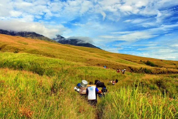 Jour 2: Sembalun Lawang - Plawangan Sembalun Crater Rim (2639m)