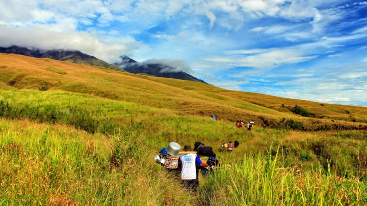 Jour 2: Sembalun Lawang - Plawangan Sembalun Crater Rim (2639m)
