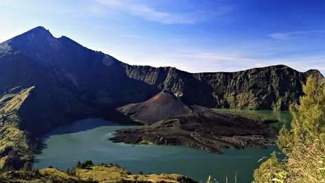 Jour 3: Plawangan Sembalun - Sommet Mont Rinjani - Senaru - Mataram ou Senggigi
