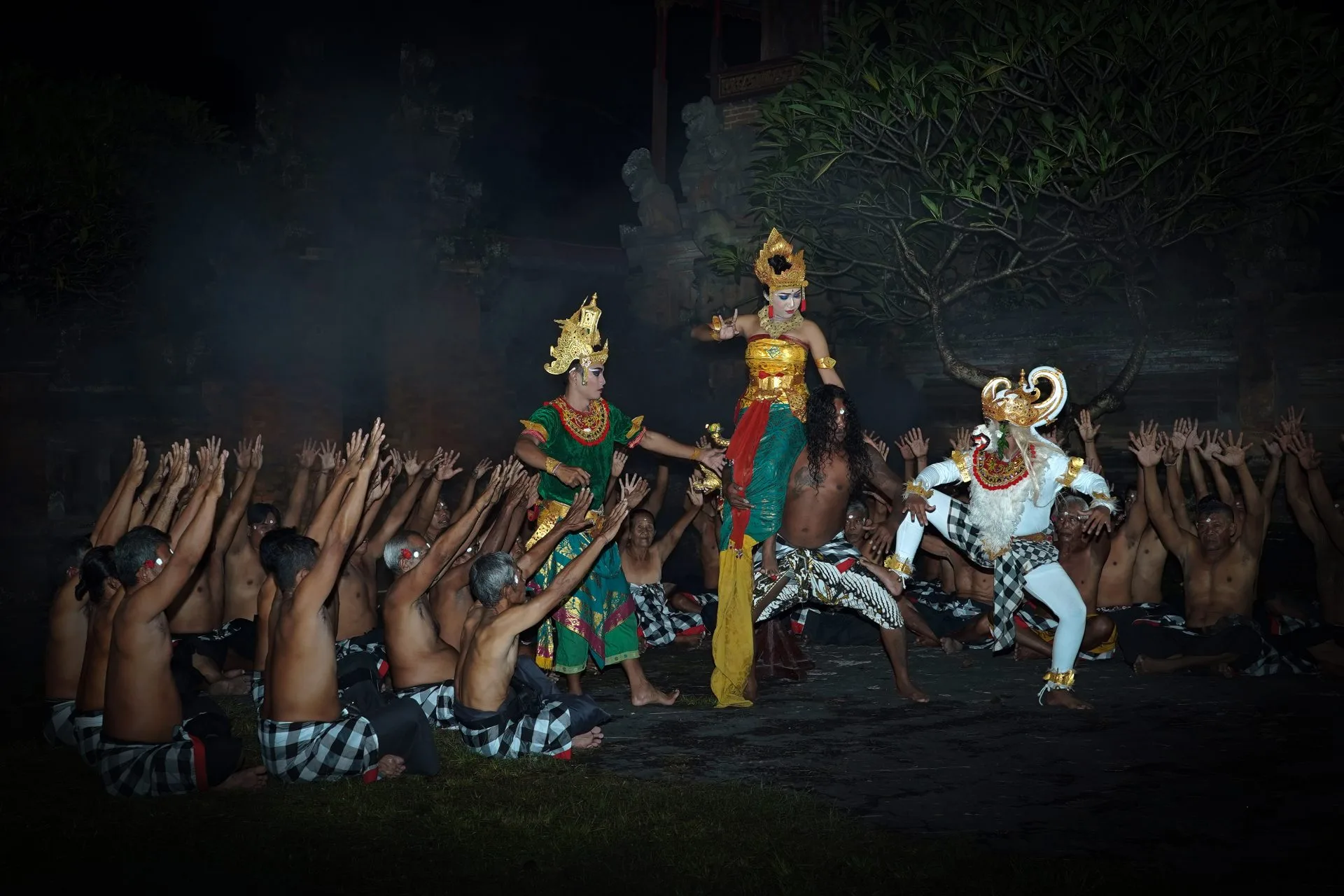 Explorez Bali avec Bali Profond: circuits sur mesure et guides francophones