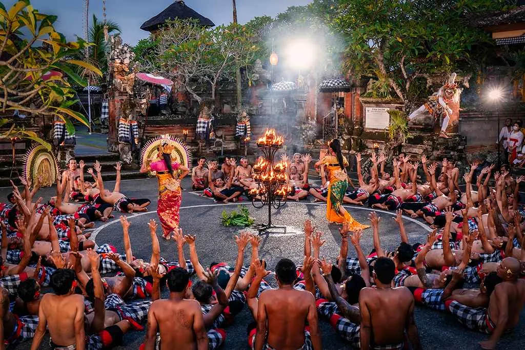 Assister a une danse traditionnelle balinaise